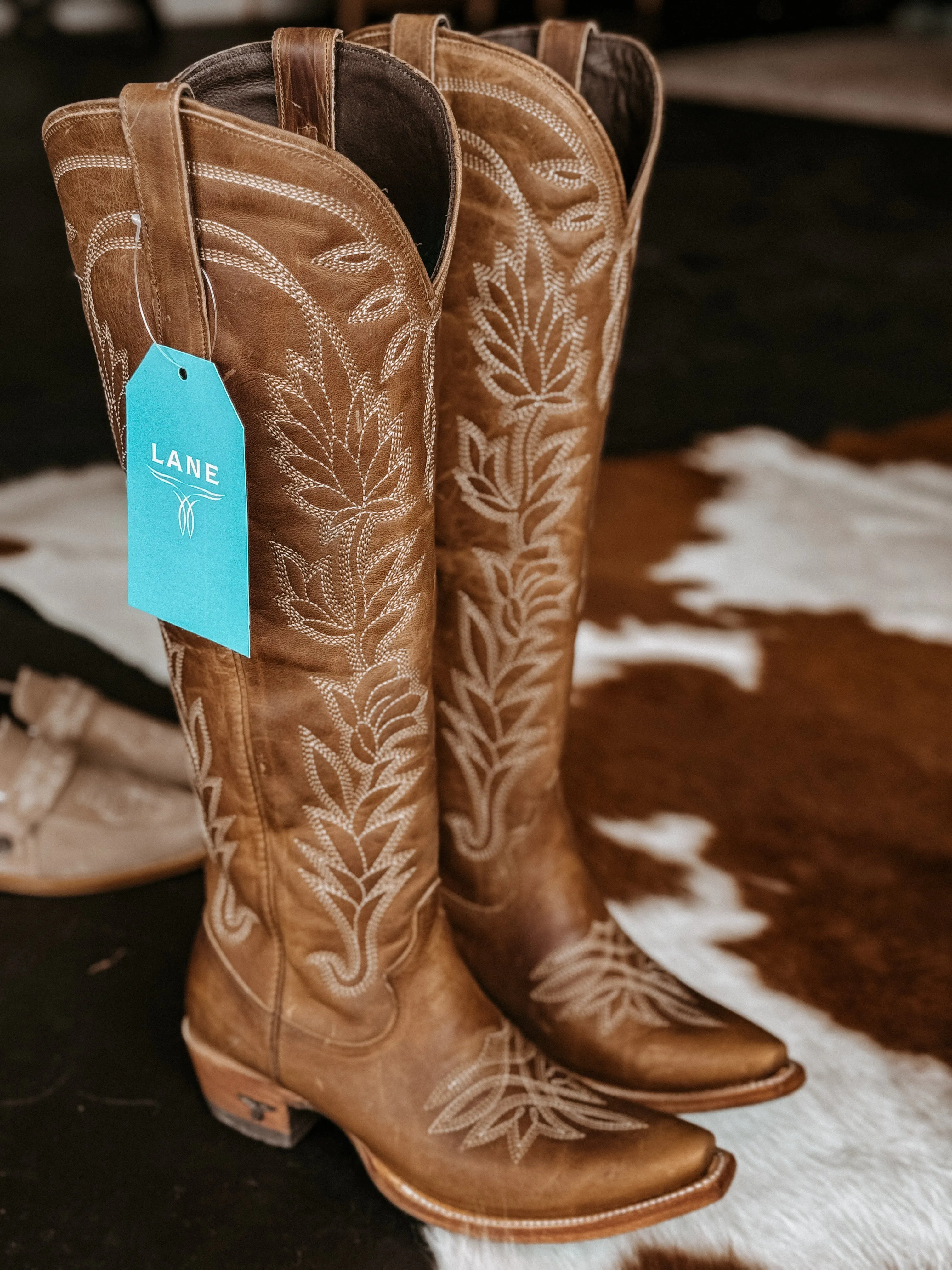 The Sandaga Knee High Boots (DSRT CLAY)