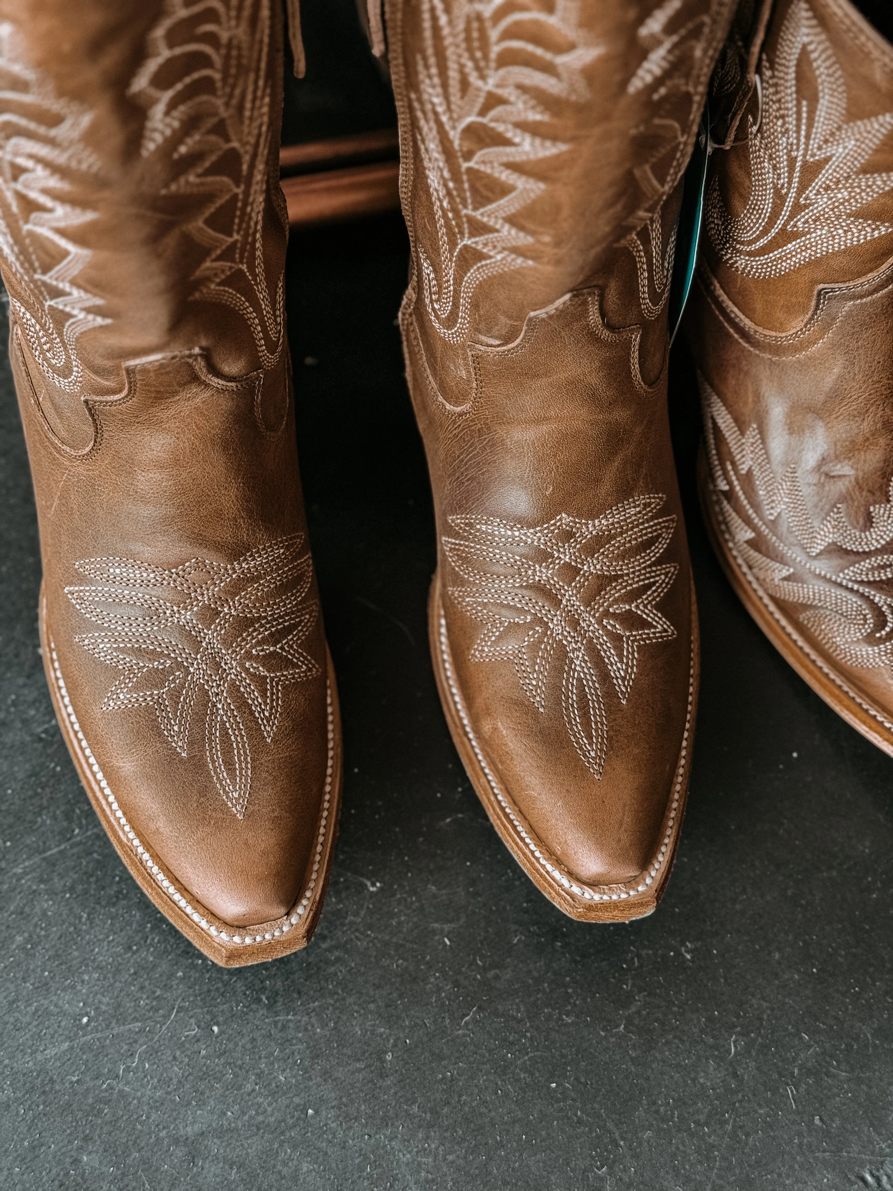 The Sandaga Knee High Boots (DSRT CLAY)